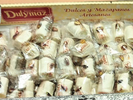 EM. MAZAPÁN CUBIERTO DE CHOCOLATE BLANCO CON CREMA DE PISTACHO "DULYMAZ"