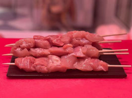 CA. PINCHOS DE MUSLITO DE POLLO "CARNICERÍA ANGELITA"
