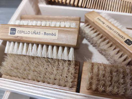 DN. Cepillos de Uñas Bambú