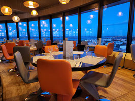 Réservation d'une table 31 décembre diner ronde sur le seul système de restauration tournant unique en France