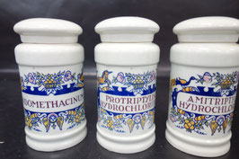 3 vintage/antieke apothekerspotjes van de Koninklijke Plateelbakkerij Goedewaagen Gouda