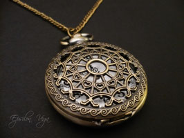 Montre pendentif dentelle bronze