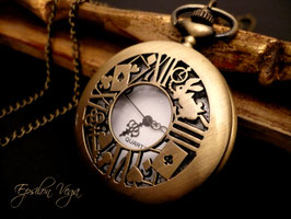 Montre pendentif Alice in Wonderland