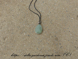 Pendentif goutte d'eau jade