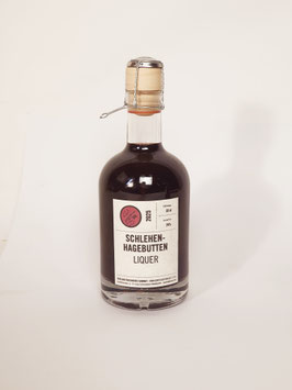 Schlehen-Hagebuttenlikör