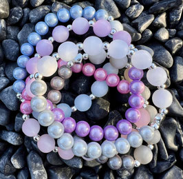 Klassisches Perlenarmband (8 mm) mit matten Harzperlen im Mix 10 mm / 4 mm