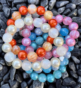 Klassisches Perlenarmband im Mix mit changierenden Harzperlen 10 mm