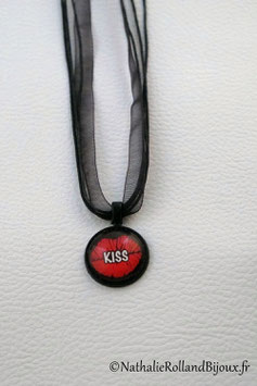 Collier kiss