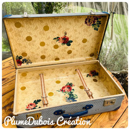 Revalorisation PlumeDubois: Valise carton en vichy bleu