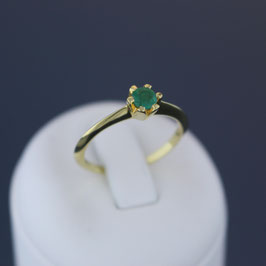 Ring aus 333-Gelbgold und Smaragd