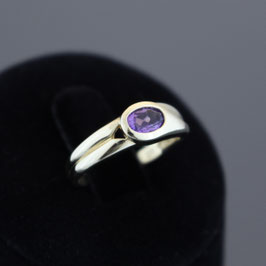 Ring aus 333-Gelbgold und Amethyst