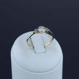 Ring aus 333-Gelbgold und Zirkonia