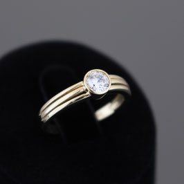 Ring aus 333-Gelbgold und Zirkonia