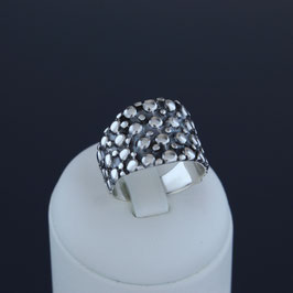 Ring aus geschwärztem 925-Sterlingsilber