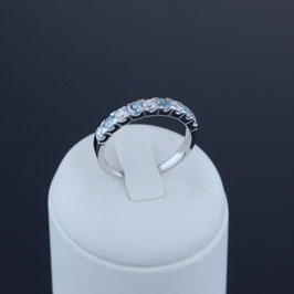 Ring aus rhodiniertem 925-Sterlingsilber, Blautopas und Zirkonia