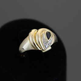 Ring aus 585-Gelbgold mit teilweiser Weißvergoldung, Safir und Diamant
