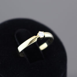 Ring aus 585-Gelbgold und Diamant (0,1 ct.)