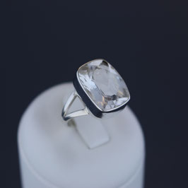 Ring aus 925-Sterlingsilber und Bergkristall