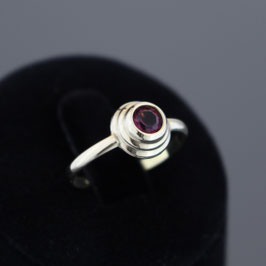 Ring aus 333-Gelbgold und Amethyst