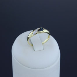 Ring aus 333-Gelbgold, Safir und Diamant (0,03 ct.)