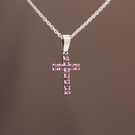 Anhänger „Kreuz“ aus rhodiniertem 925-Sterlingsilber und Rubin