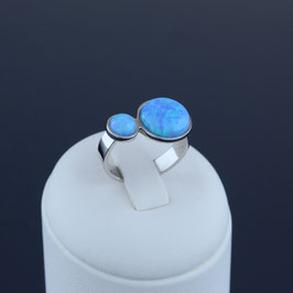 Ring aus rhodiniertem 925-Sterlingsilber und synthetischem Opal