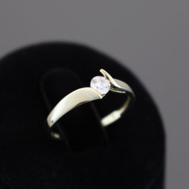 Ring aus 333-Gelbgold und Zirkonia