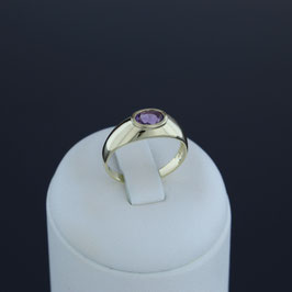 Ring aus 333-Gelbgold und Amethyst