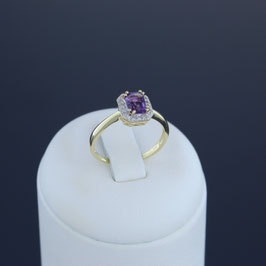 Ring aus 333-Gelbgold, Amethyst und Diamant