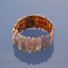 Armband mit Gummizügen aus baltischen Naturbernsteinen