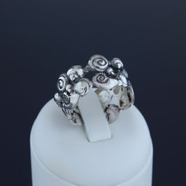 Ring aus geschwärztem 925-Sterlingsilber