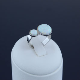 Ring aus rhodiniertem 925-Sterlingsilber und synthetischem Opal