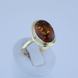Ring aus 585-Gelbgold und baltischem Naturbernstein