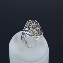 Ring aus geschwärztem 925-Sterlingsilber