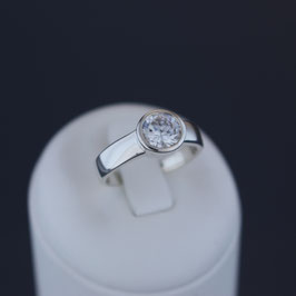 Ring aus rhodiniertem 925-Sterlingsilber und Zirkonia