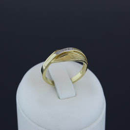 Ring aus 333-Gelbgold und Zirkonia