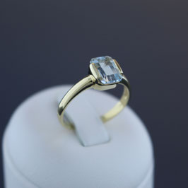 Ring aus 585-Gelbgold und Aquamarin