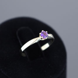 Ring aus 333-Gelbgold und Amethyst