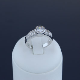 Ring aus rhodiniertem 925-Sterlingsilber und Zirkonia