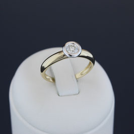 Ring aus 585-Gelb- und Weißgold und Brillant (0,25 ct., W, si)