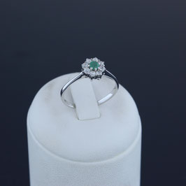 Ring aus rhodiniertem 925-Sterlingsilber, Smaragd und Zirkonia