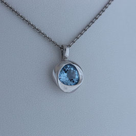 Anhänger aus rhodiniertem 925-Sterlingsilber und Blautopas
