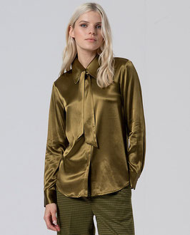 CAMISA CON LAZADA EN EL CUELLO VERDE    REF. 565IRPO123
