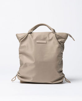 MOCHILA DE NYLON FRUNCIDA CON CREMALLERA PIEDRA     REF. 25FUNC522