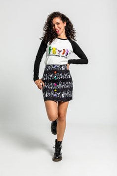 CAMISETA RANGLAN BLANCA Y NEGRA CON ILUSTRACIONES DE COLORES  "IMAGINE"      REF. AW250604