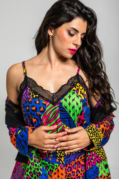 BLUSA LENCERA DE ESTAMPADO VARIADO DE ANIMAL PRINT "CAOTICA"     REF. AW251505