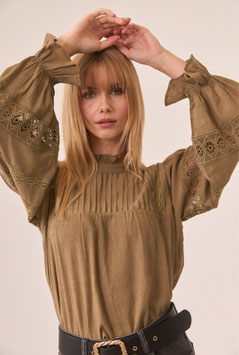 CAMISA DE VISCOSA CON MANGAS COMBINADAS CON GUIPUR     REF.  FF.CETUS