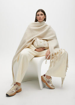 DEPORTIVA CON SUELA TIPO RUNNNIG Y COMBINACION DE VINO-BEIGE     REF. LF2505013
