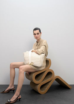 BOLSO MATERIAL TRENZADO DETALLE METALICO EN LAZO CRUDO     REF.  LS2604042.001