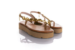 SANDALIAS GRIEGAS CON MONEDAS Y PLATAFORMA CAMEL   REF.  671607